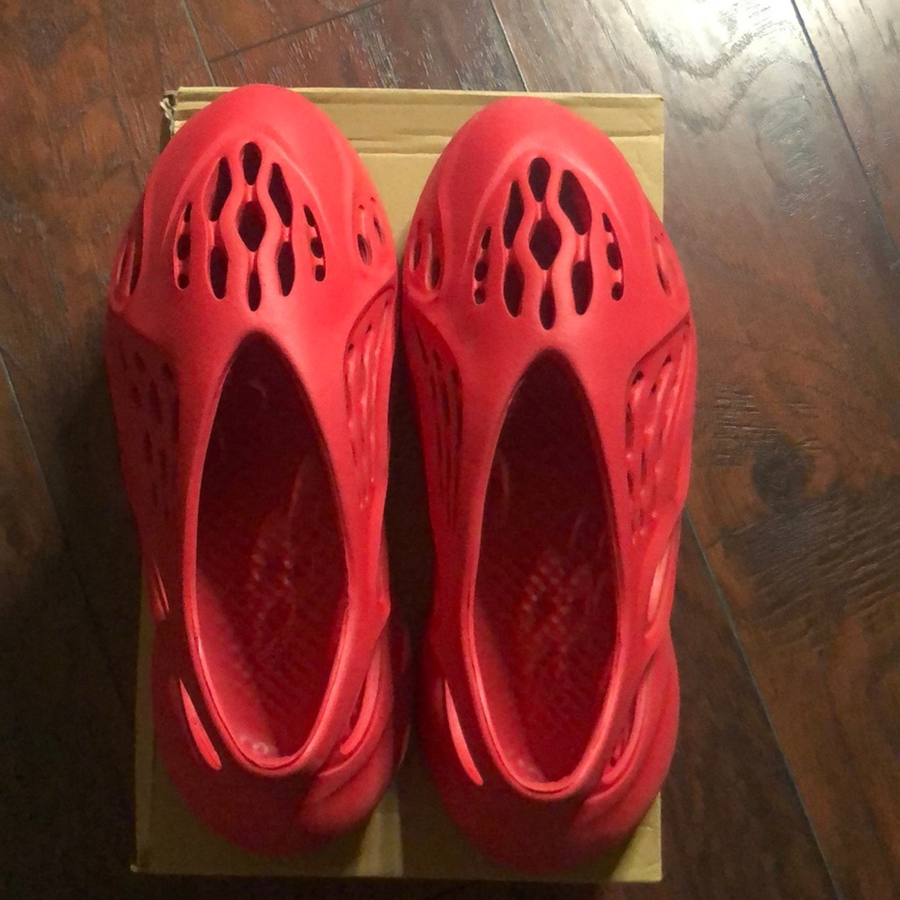 Yeezy Foam Runners size 11 Men’s